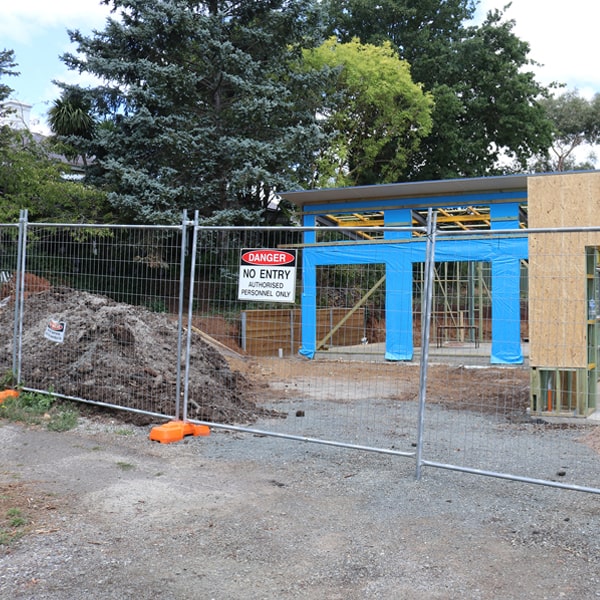 do you deliver and set up temporary fencing and what's the price for this in Needham